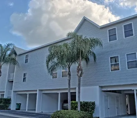 Sandy Pointe Two Bedroom Apartment, Unit 210
